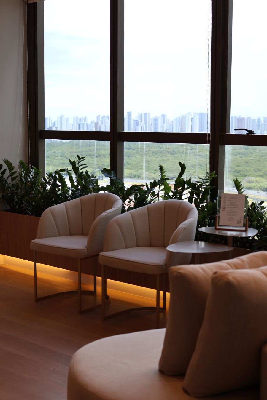 Sala de espera com vista para Recife