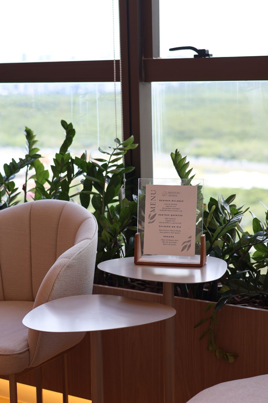 Cardápio de cortesia na sala de espera