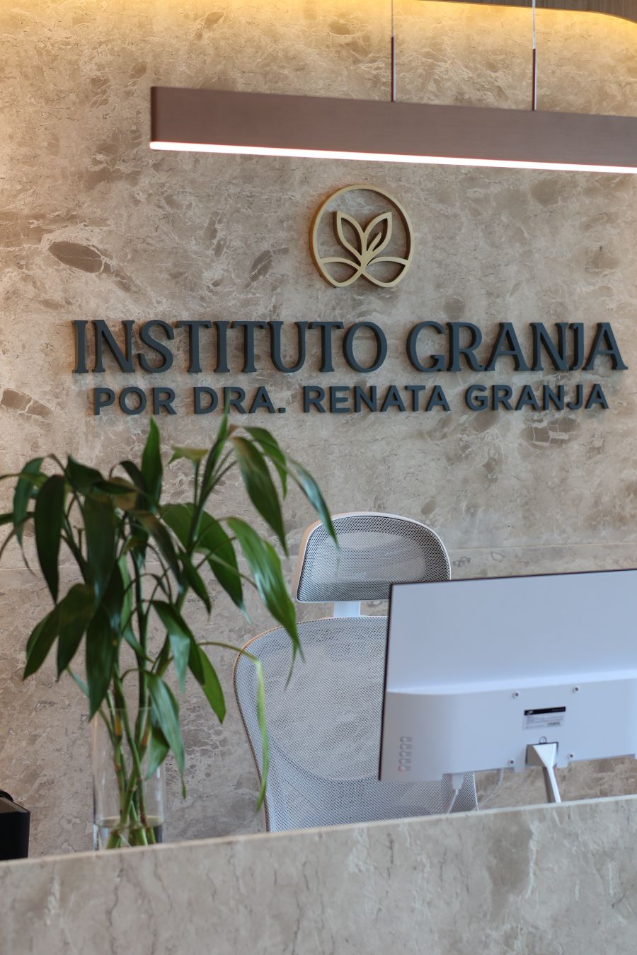 Logo do Instituto Granja na recepção